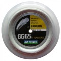 Yonex naciąg do badmintona BG 65 Titanium biały rolka.jpg